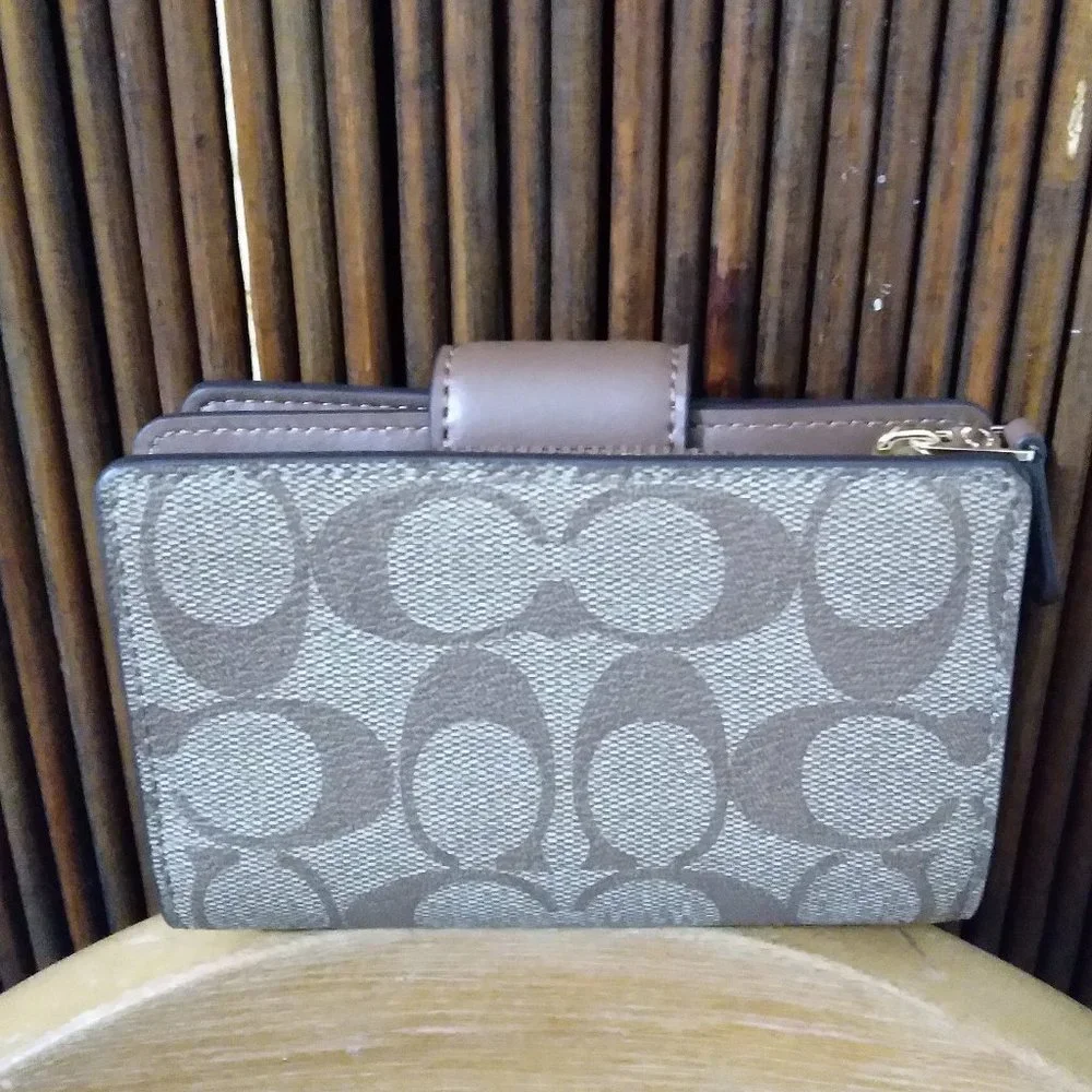 Coach Signature Medium Wallet